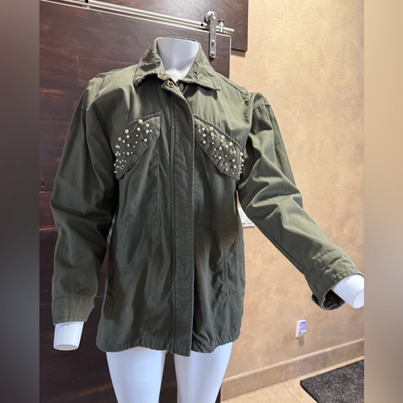Sweetness Army Green Embellished Pockets Royal Matrix Jacket with Bold Details - Picture 5 of 10